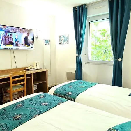 Hotel Fasthotel Oloron Du Paon Blanc 2*